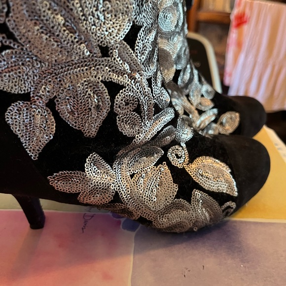 Joan Boyce size 7 black and silver metallic cute very good shape - Picture 3 of 10